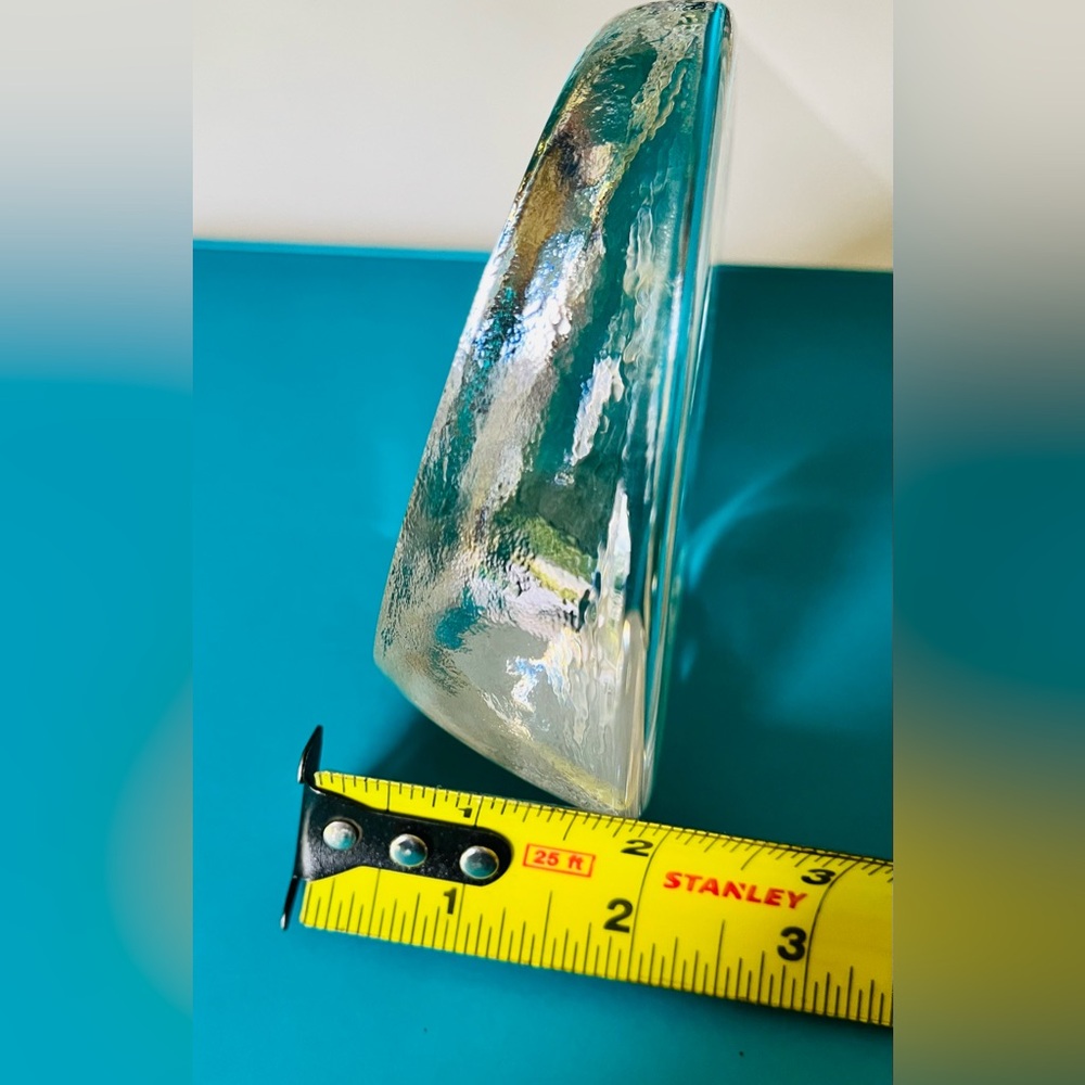 Dolphin glass paperweight - Picture 7 of 10